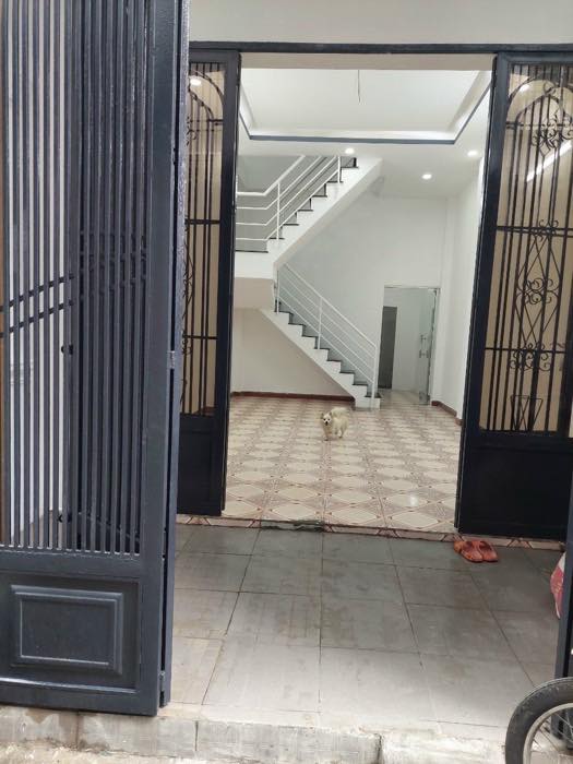 CÁCH MẶT TIỀN CHỈ 20M - 3 TẦNG BTCT NGAY KHU CHỢ VẢI SẦM UẤT.
